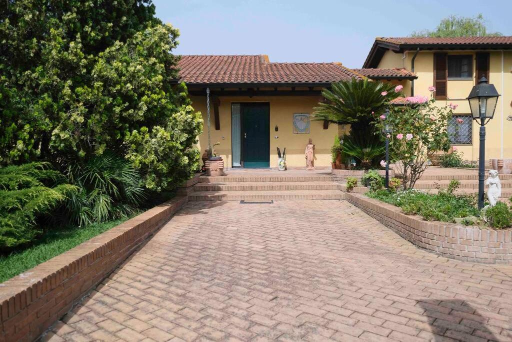 Villa Luxury Pool & Gardenピサ エクステリア 写真