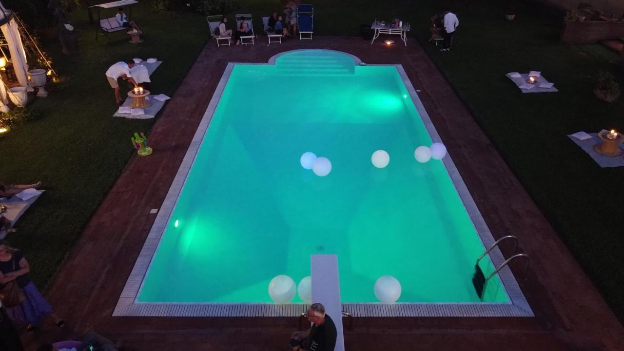 Villa Luxury Pool & Gardenピサ エクステリア 写真